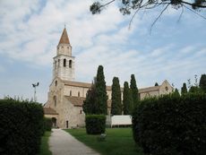 Italien Venetien Aquileia Basilica S. Maria 001.JPG